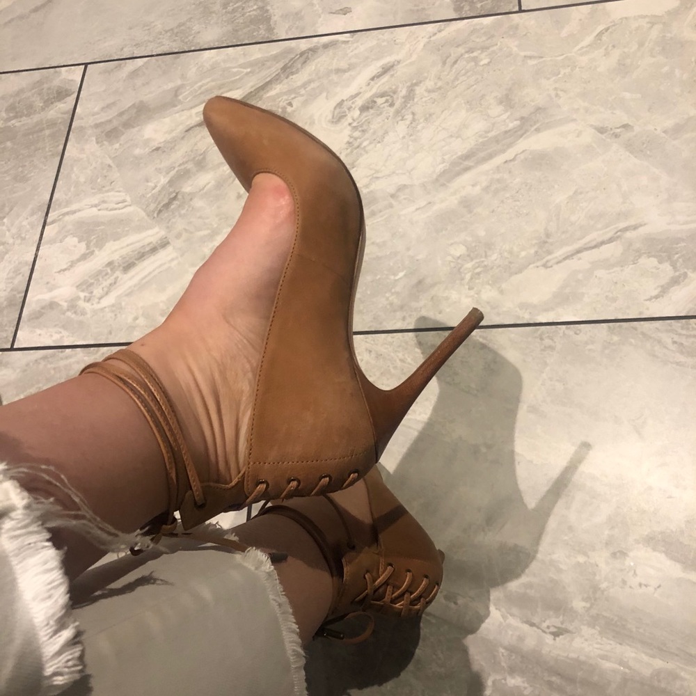 Ninewest heals